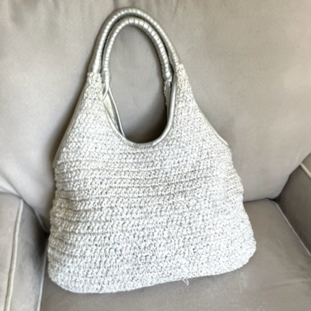 White & Silver Straw Shoulder Bag